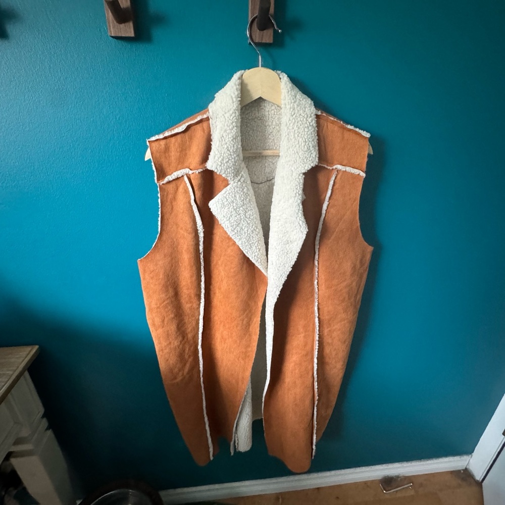 Faux Suede Vest Long in XL in EUC